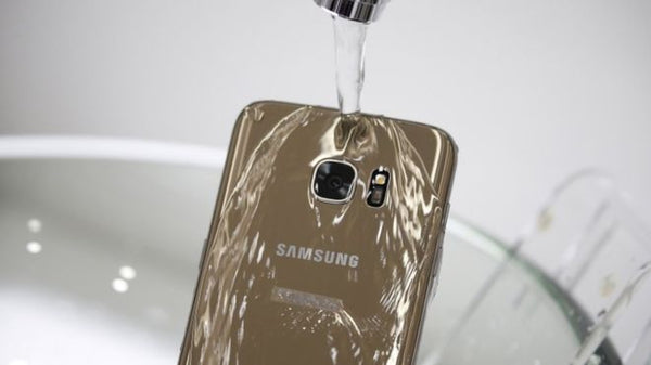 Samsung sued over water-resistant phone claims